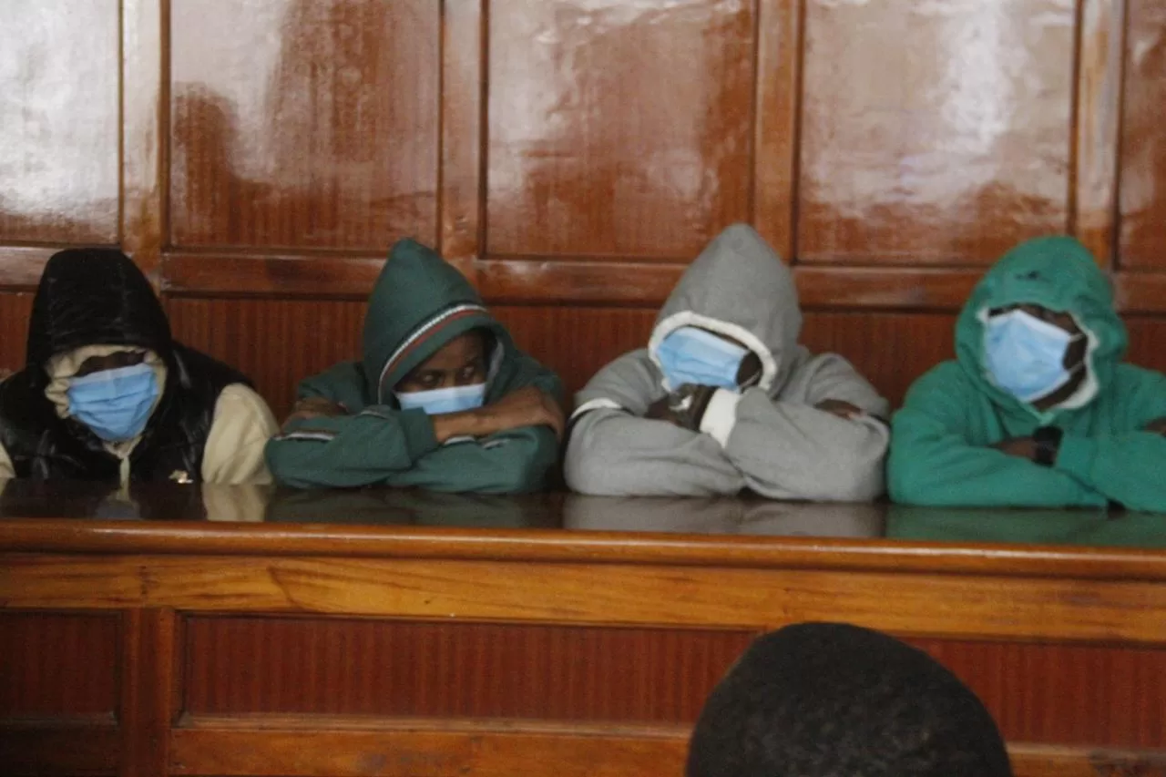 Four Kasarani cops who stole 2.2 Million from a parked vehicle detained for investigations